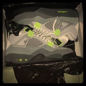 Neon 4s